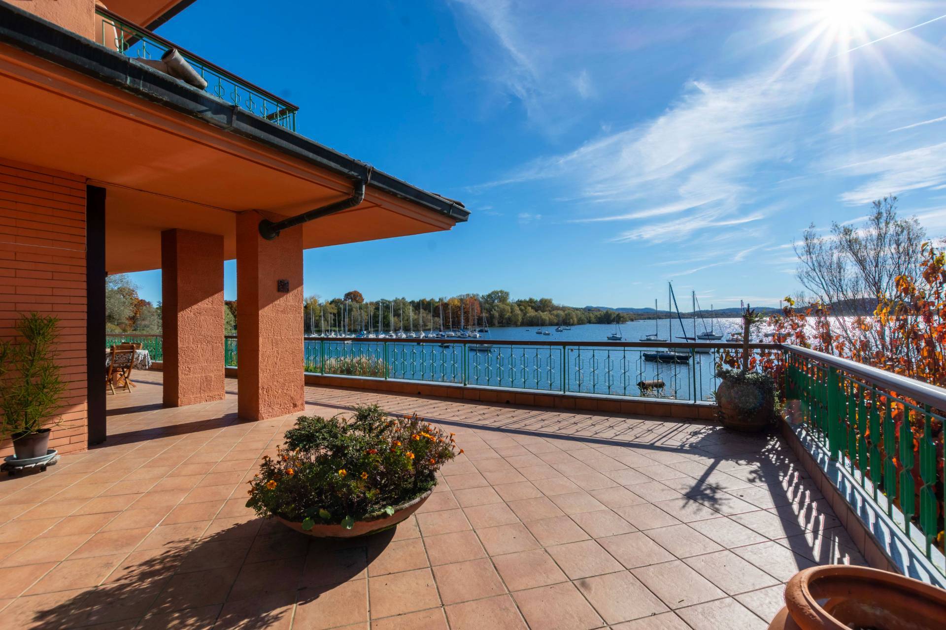 Villa in vendita a Monvalle