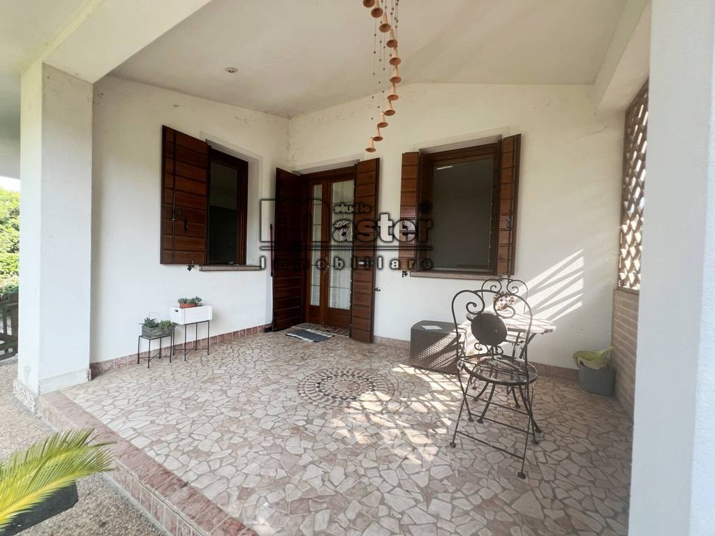 Villa in vendita a Paese, Centro