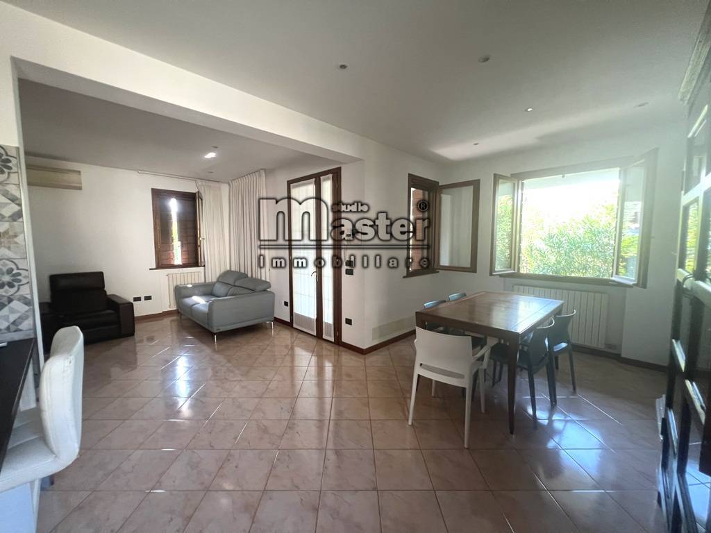 Villa in vendita a Paese, Centro