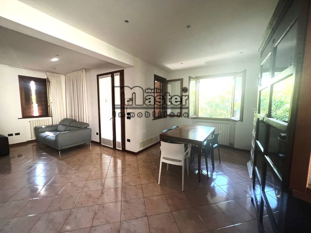 Villa in vendita a Paese, Centro
