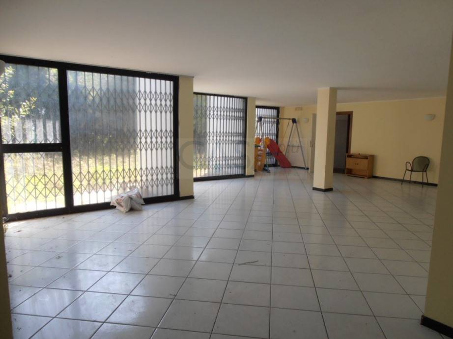 Locale commerciale in affitto a Grottammare