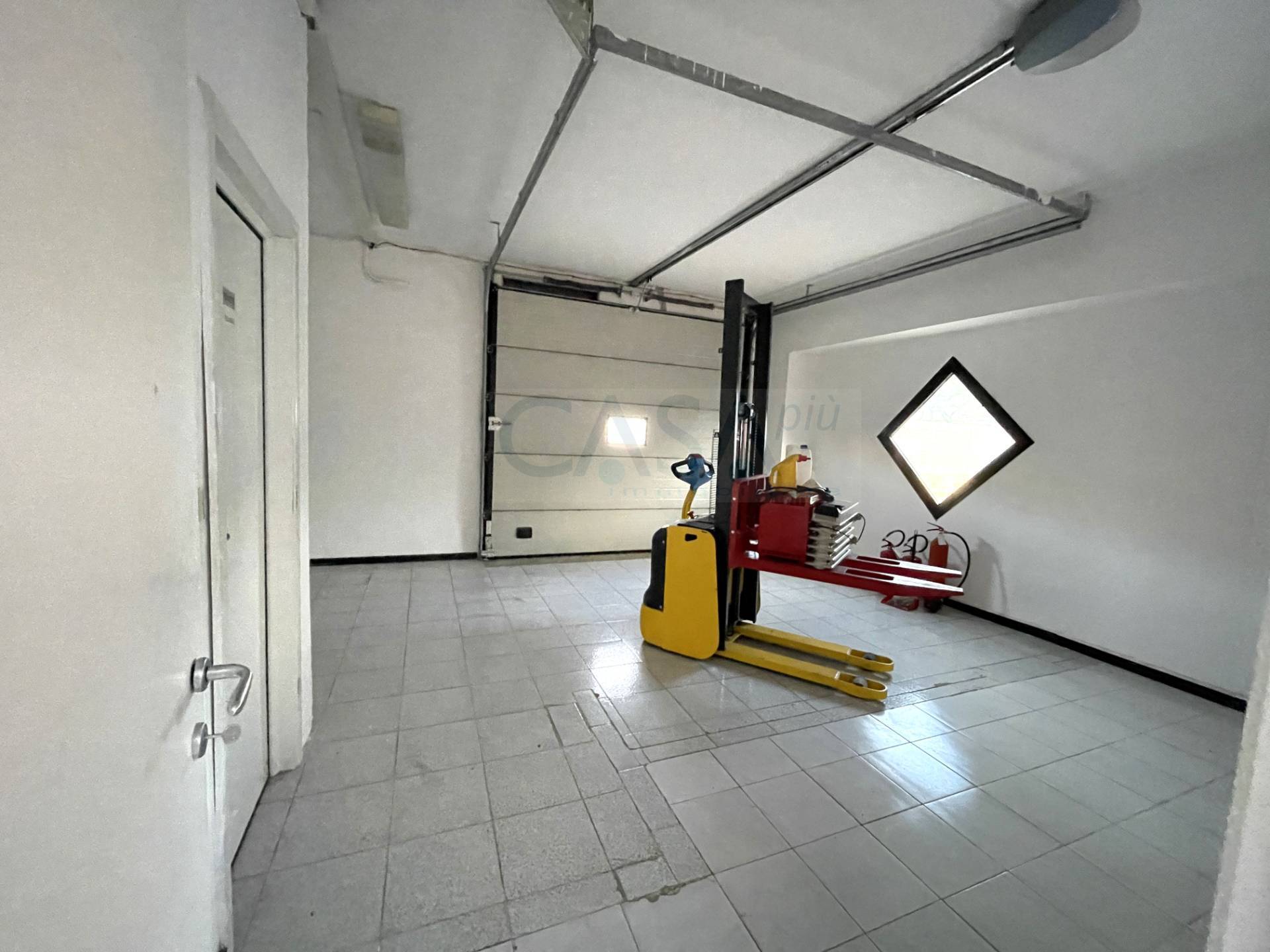 Deposito in affitto a Monteprandone, Centobuchi
