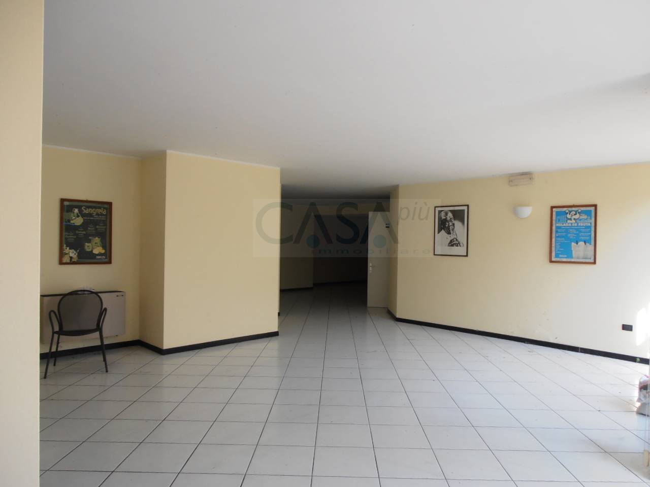 Locale commerciale in affitto a Grottammare