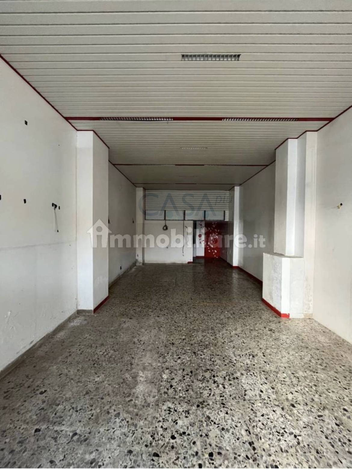 Locale commerciale in affitto a Offida