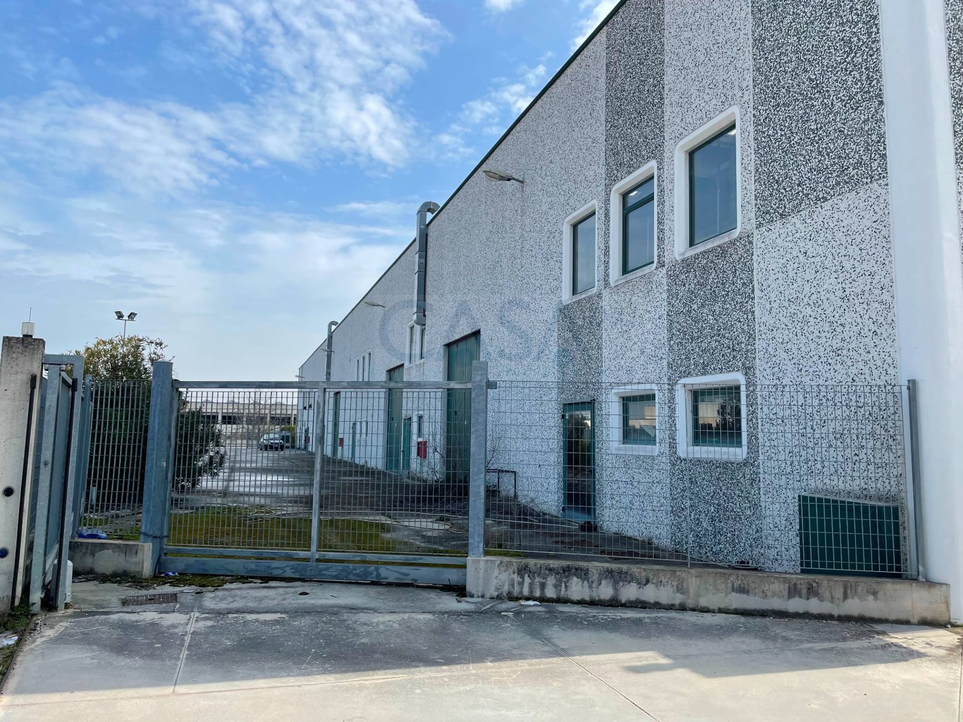 Capannone in affitto a Controguerra