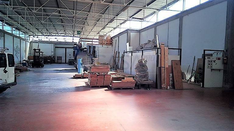 Capannone in affitto a San Benedetto del Tronto, Porto d'Ascoli