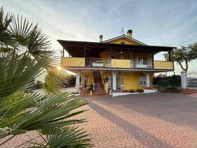 Villa in vendita a Monsampolo del Tronto, Monsampolo