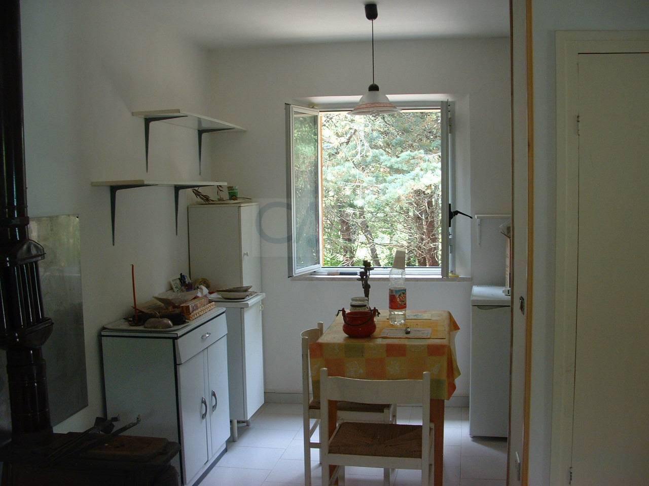 Rustico in vendita a Fabriano
