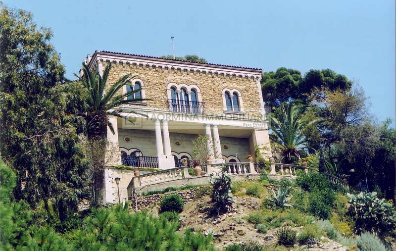 Vendo villa con terrazzo Taormina centro