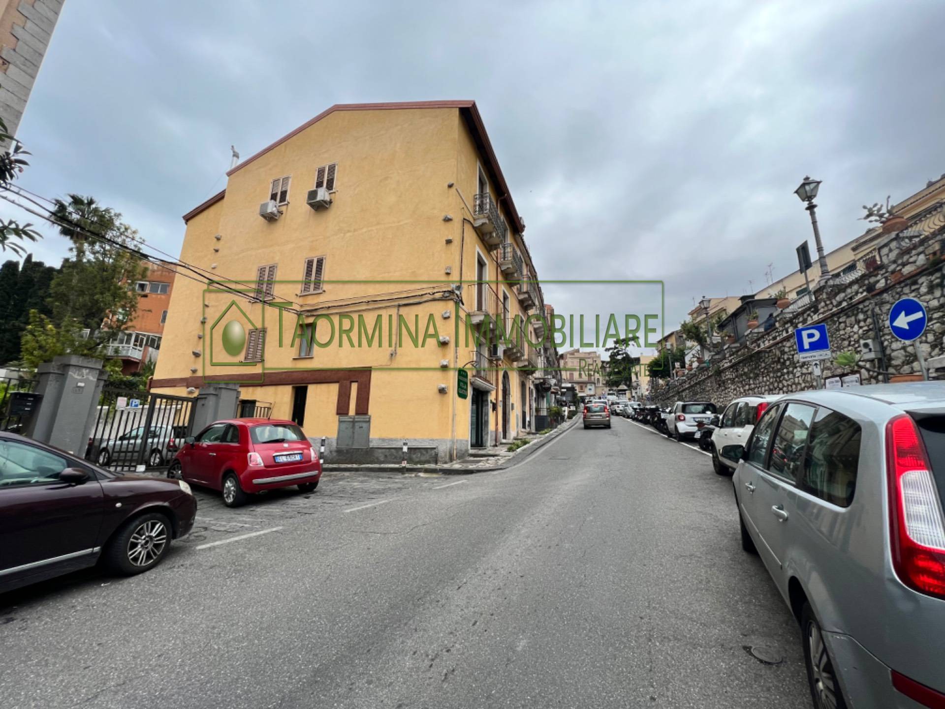Bilocale arredato in affitto, Taormina centro