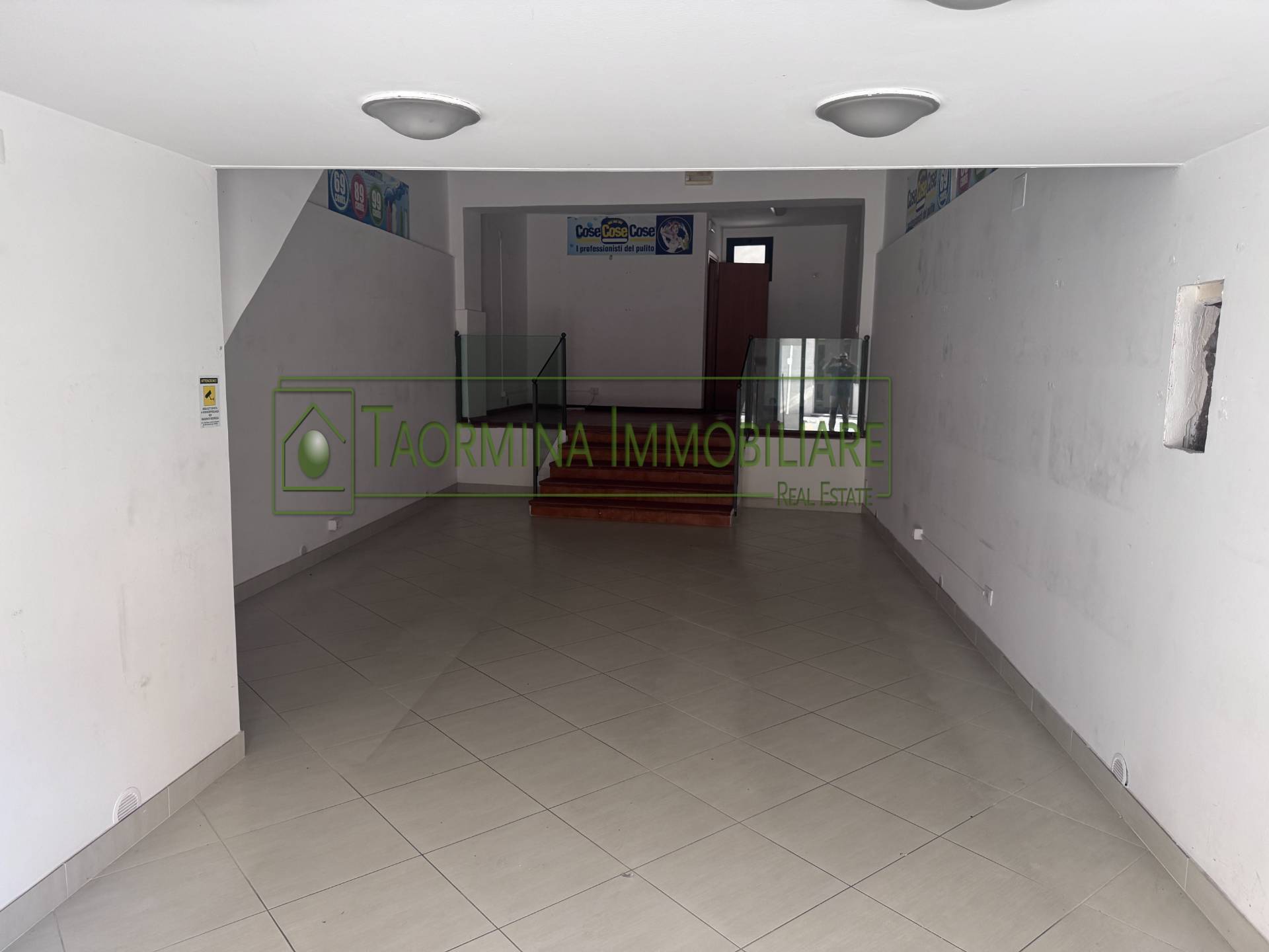 Locale commerciale in vendita a Gaggi, Gaggi