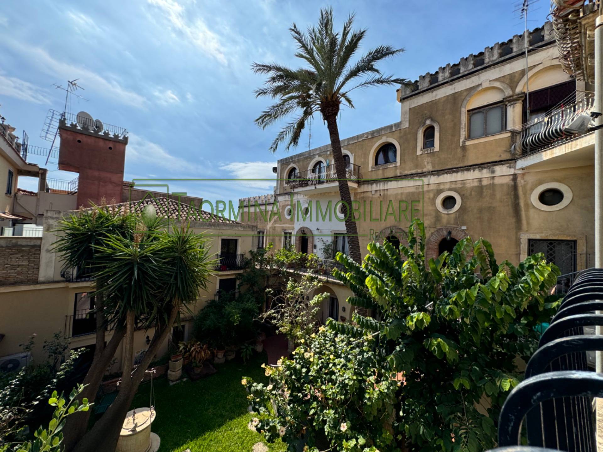 Appartamento in vendita a Taormina, Centro