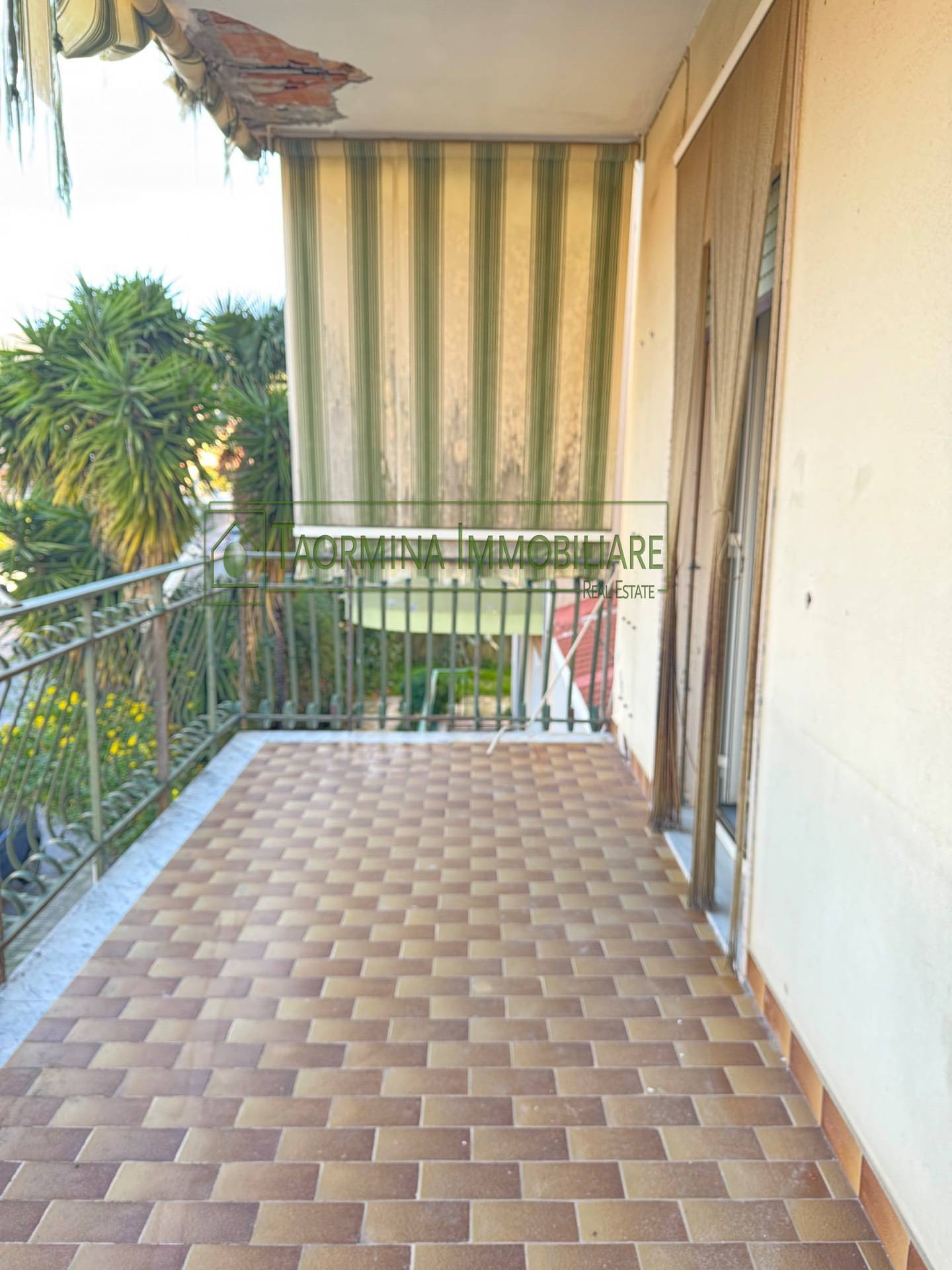 Appartamento in vendita a Gaggi, Gaggi