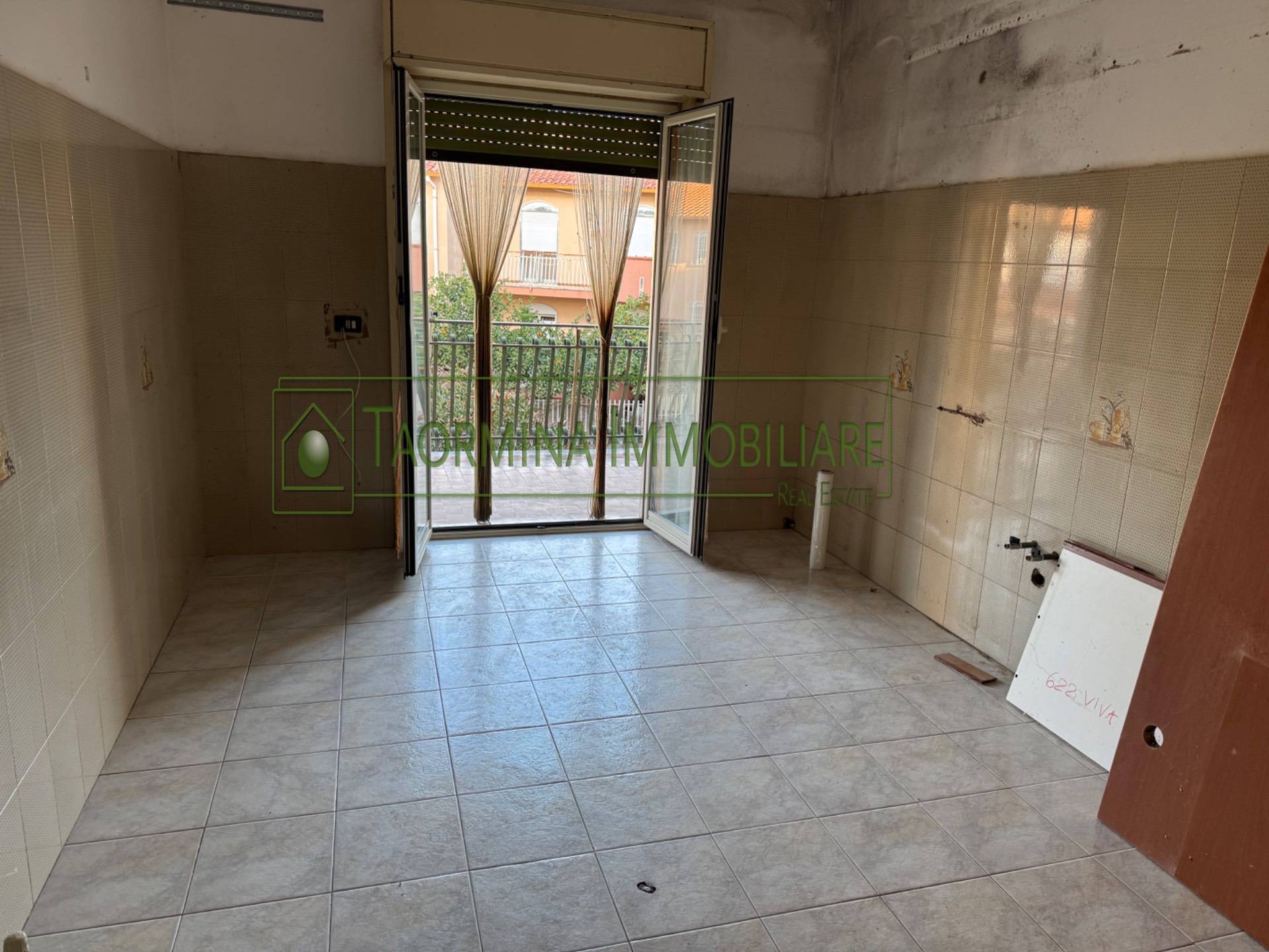 Appartamento in vendita a Gaggi, Gaggi