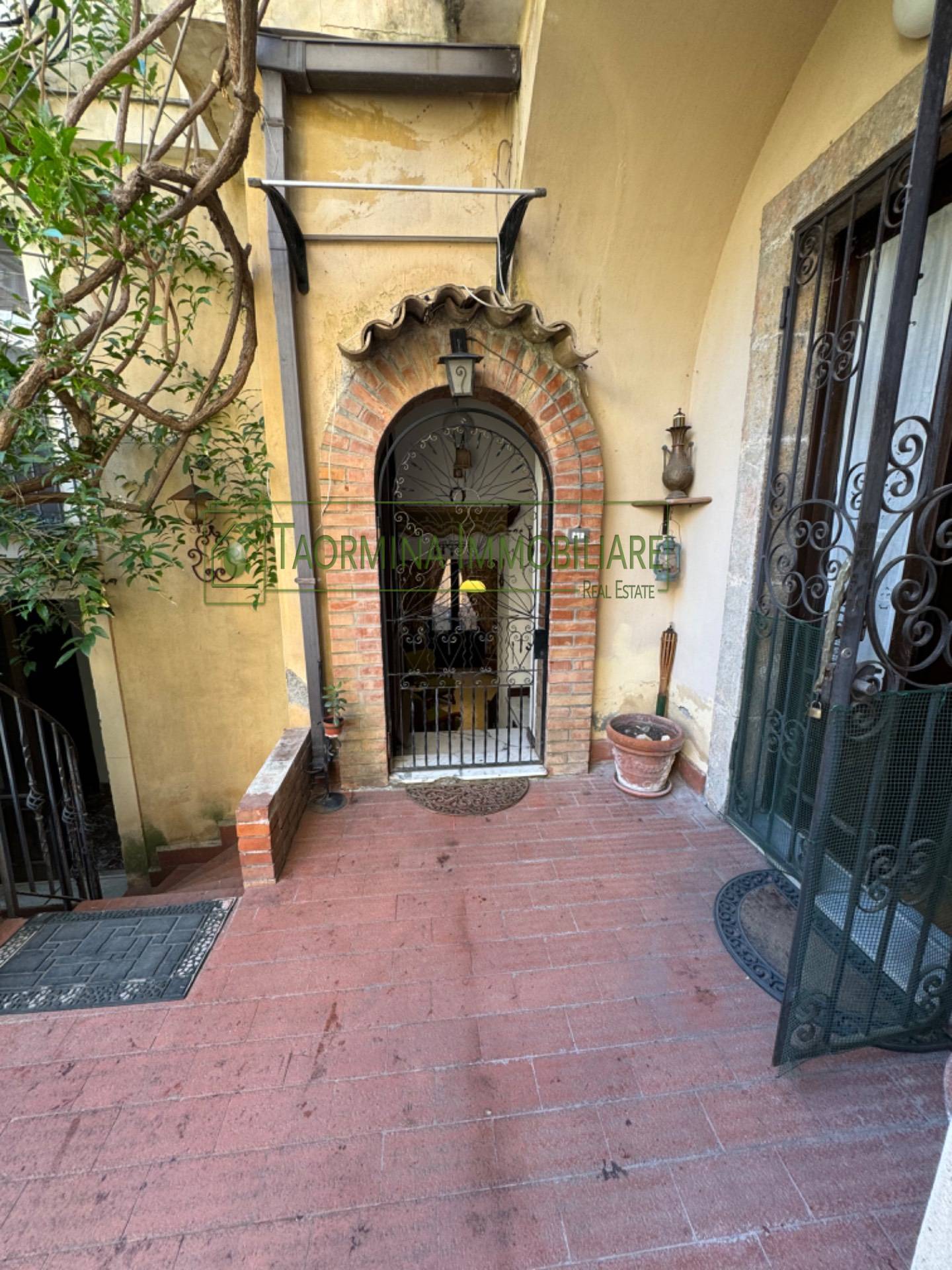 Appartamento in vendita a Taormina, Centro