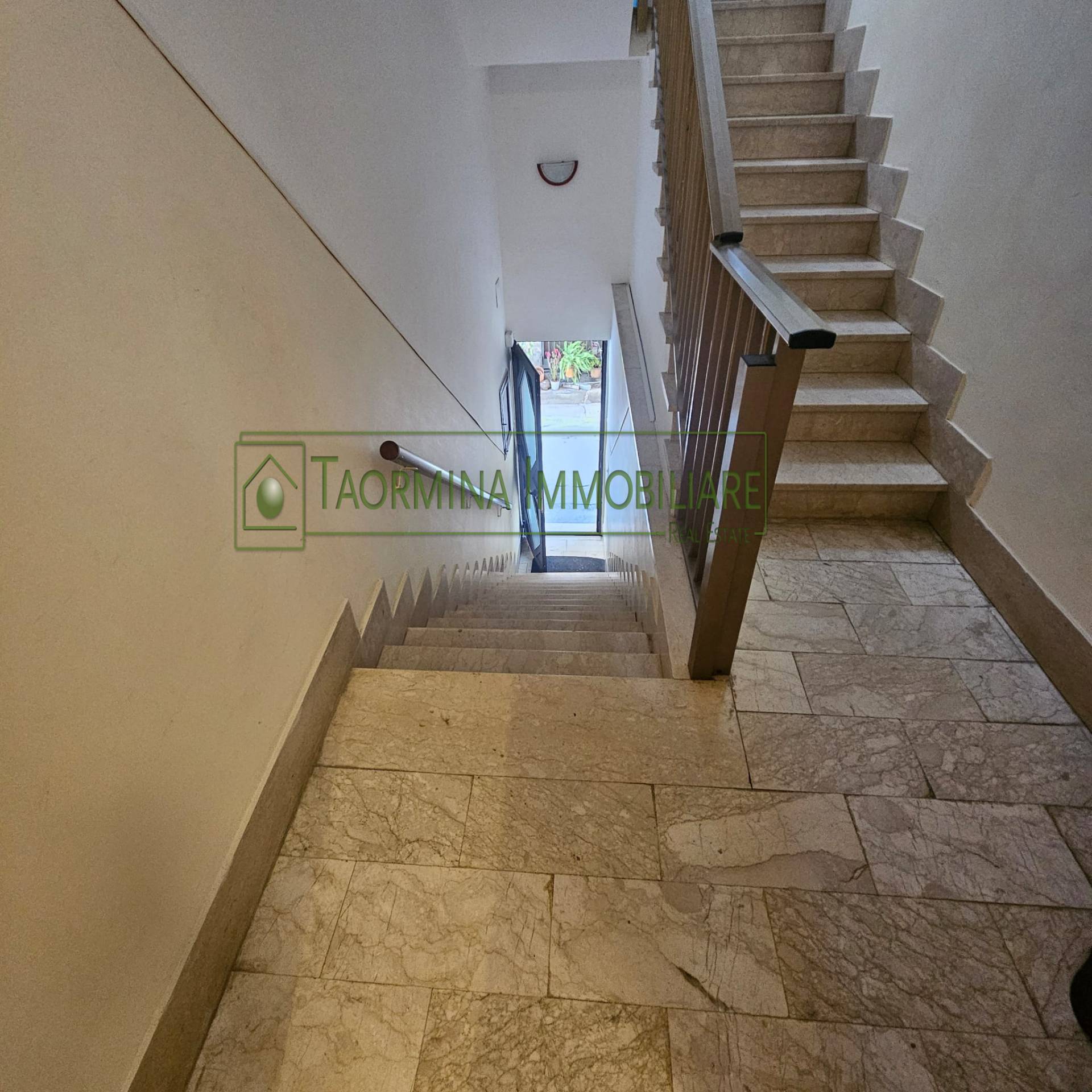 Appartamento in vendita a Gaggi, Gaggi