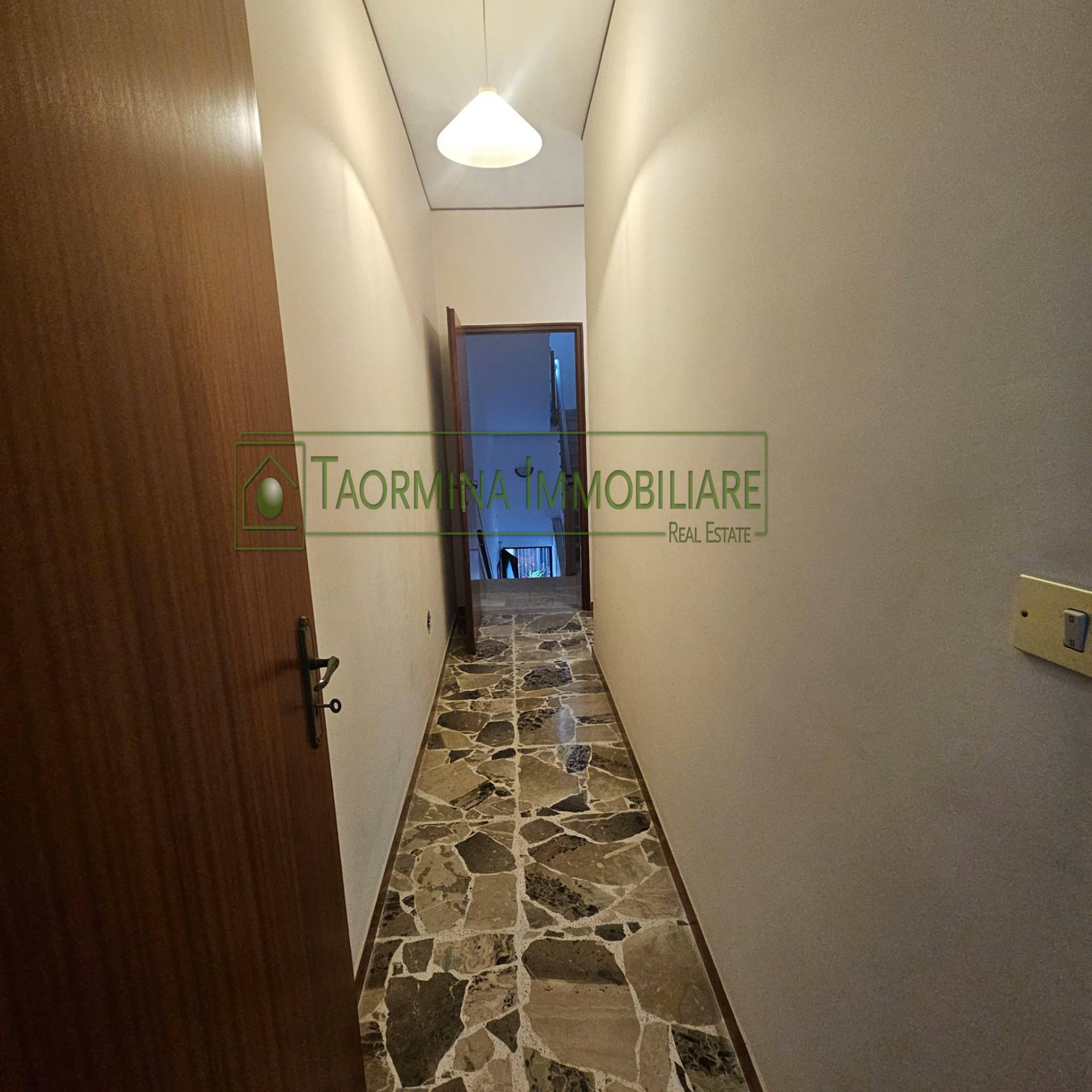 Appartamento in vendita a Gaggi, Gaggi