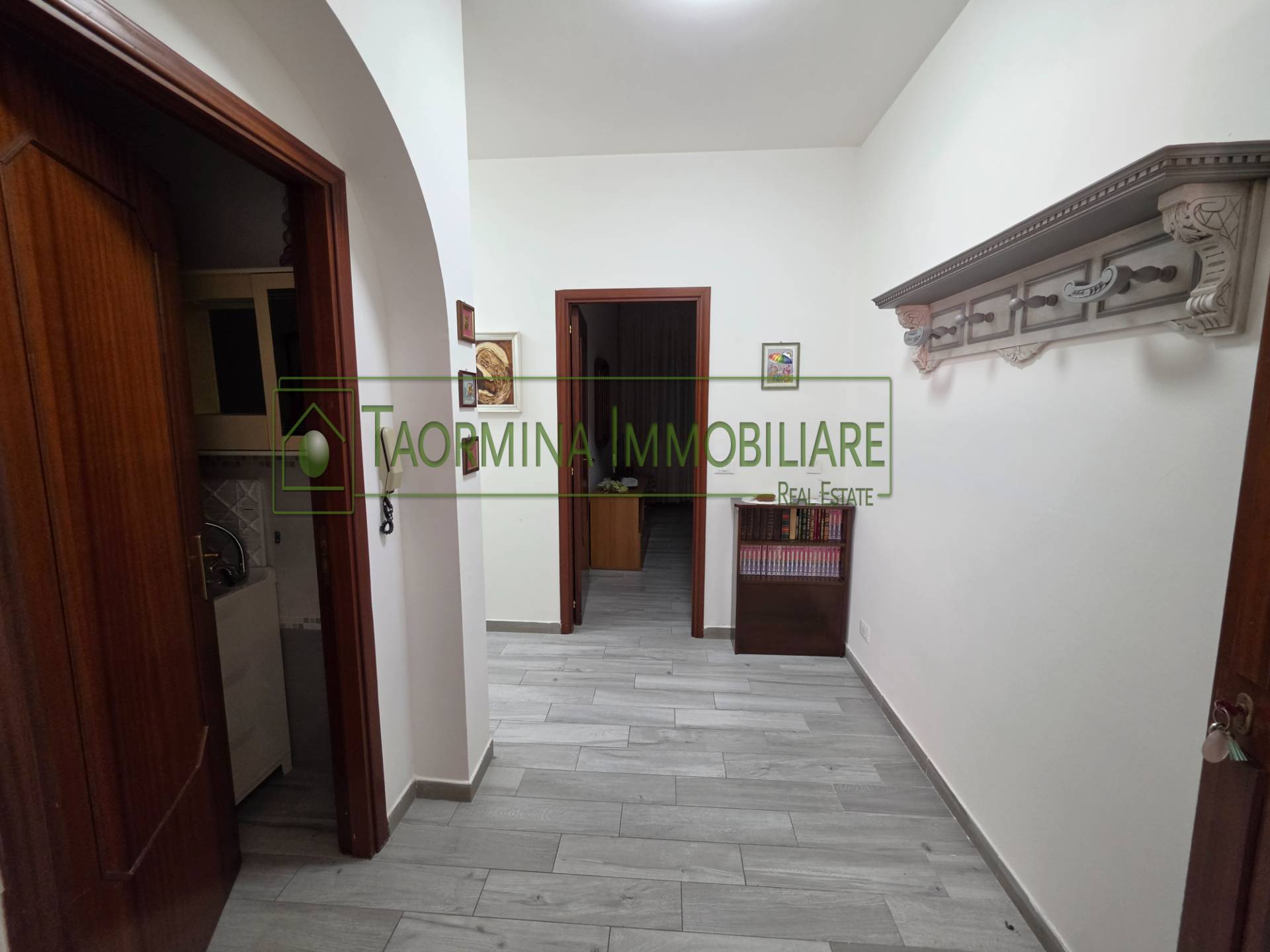 Appartamento in vendita a Gaggi, Gaggi