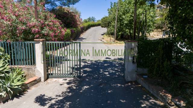 Attivit commerciale in vendita a Taormina, Trappitello