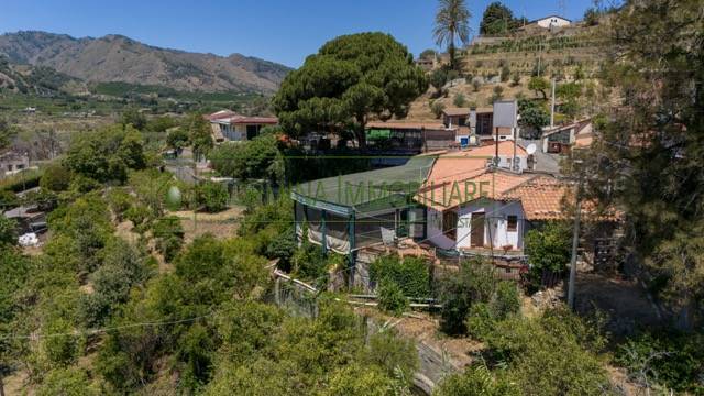 Attivit commerciale in vendita a Taormina, Trappitello