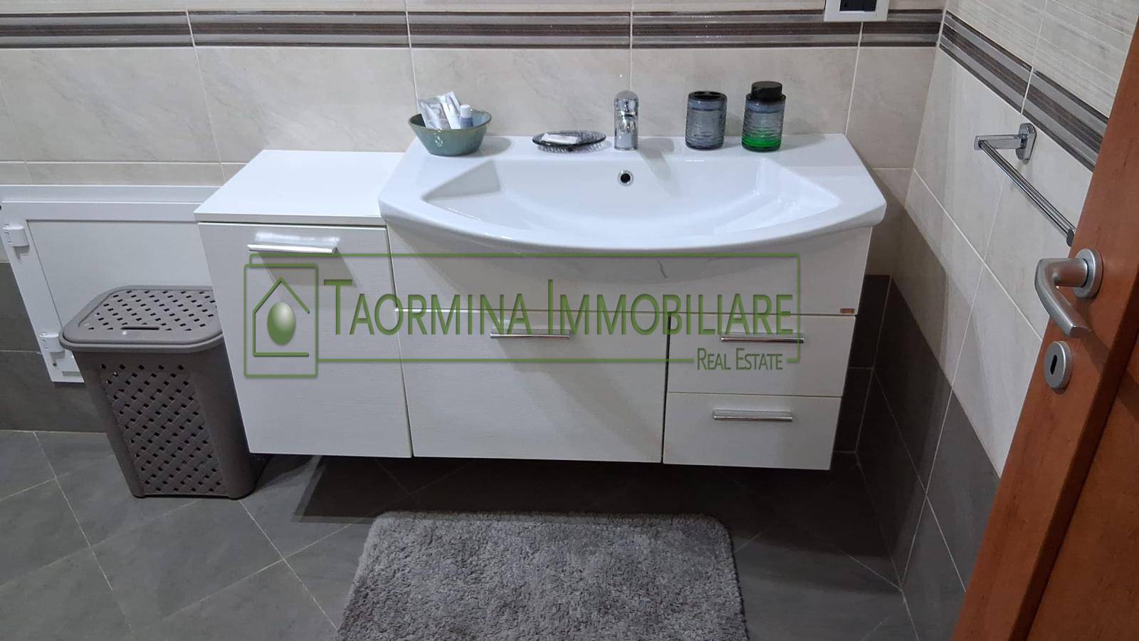 Appartamento in vendita a Taormina, Fontana Vecchia