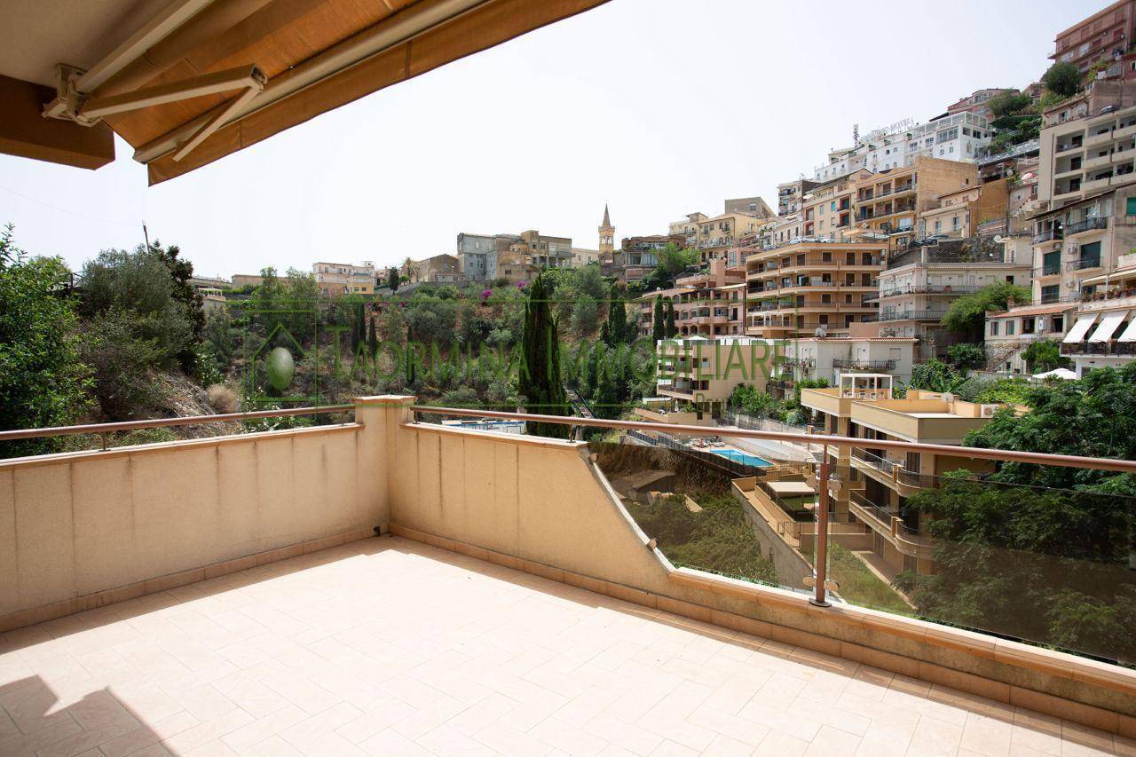 Appartamento in vendita a Taormina, Fontana Vecchia