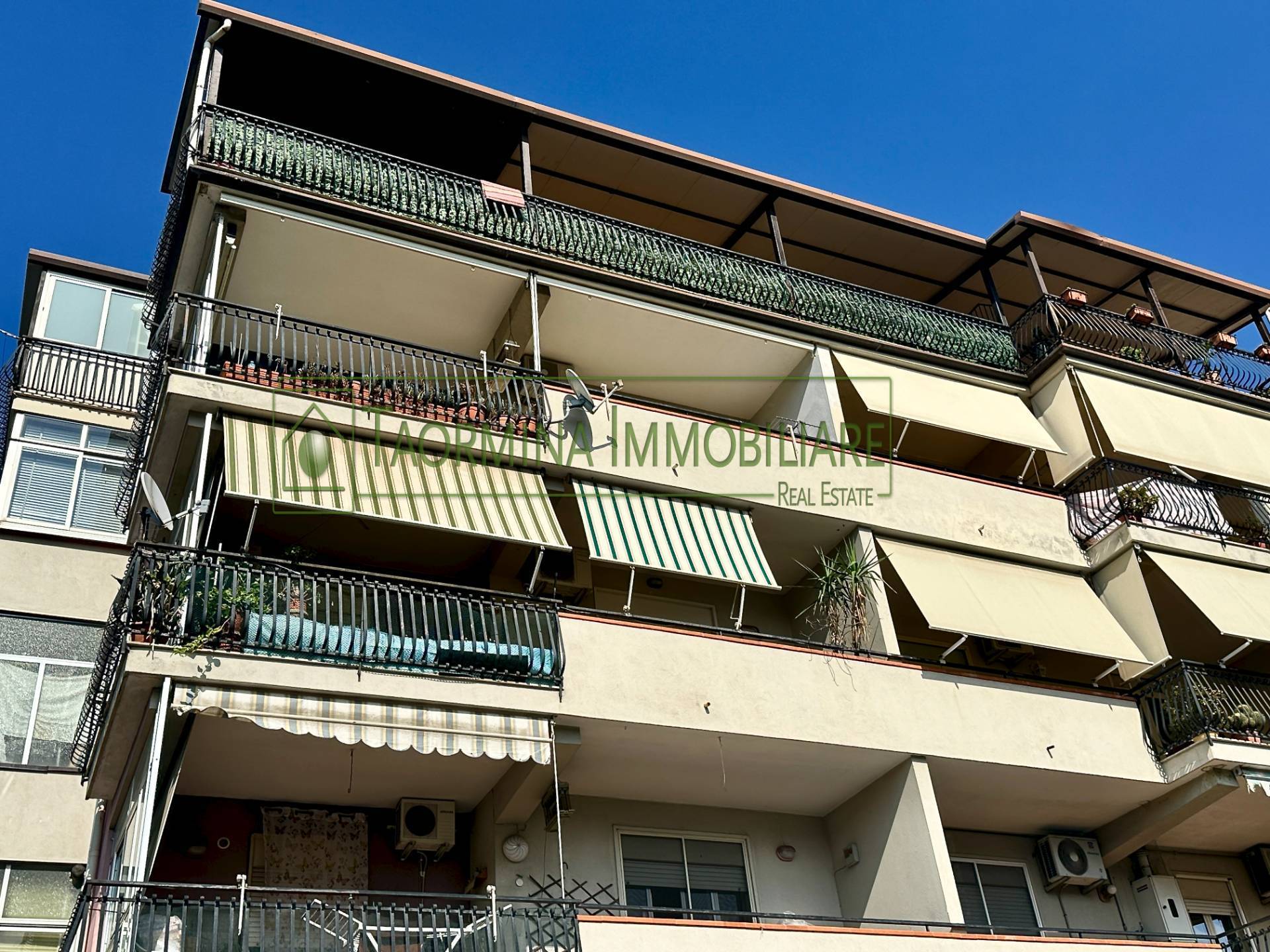 Appartamento in vendita a Gaggi, Gaggi