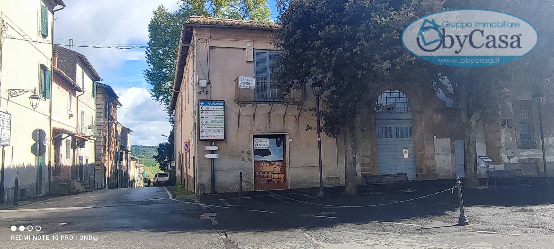 Locale commerciale in vendita a Manziana