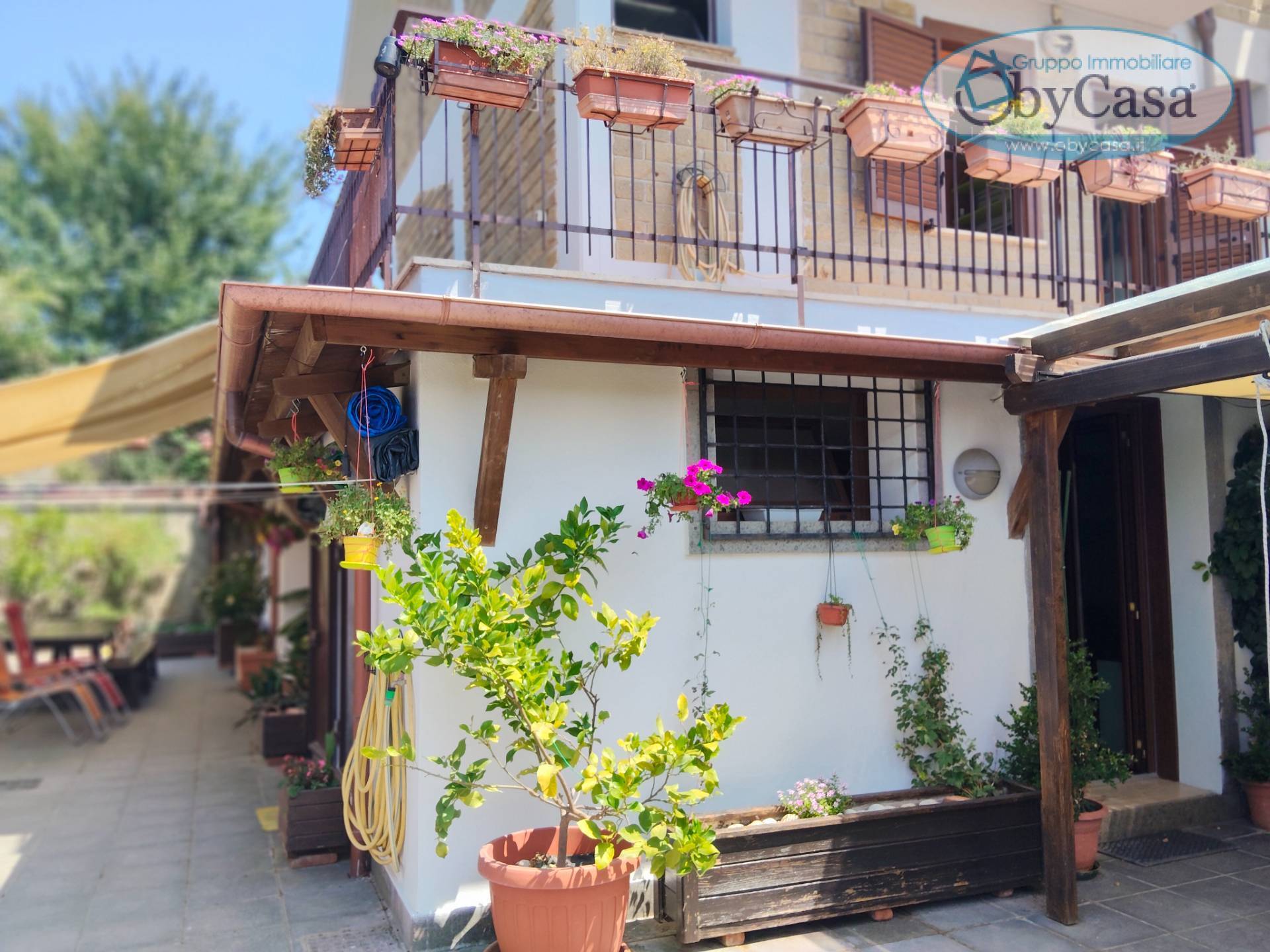 Villa Trifamiliare in vendita a Manziana, Quadroni