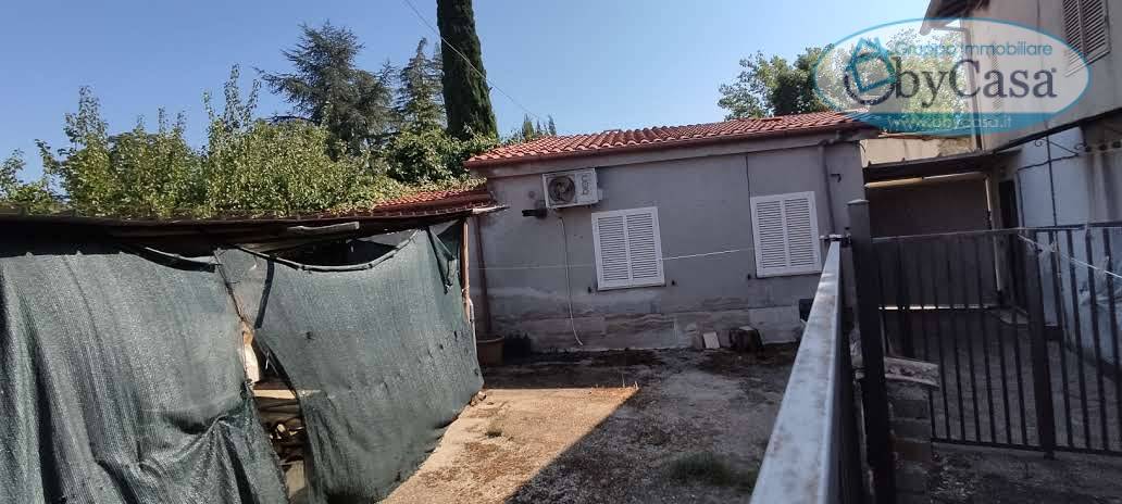 Casa Indipendente in vendita a Manziana, centro 1