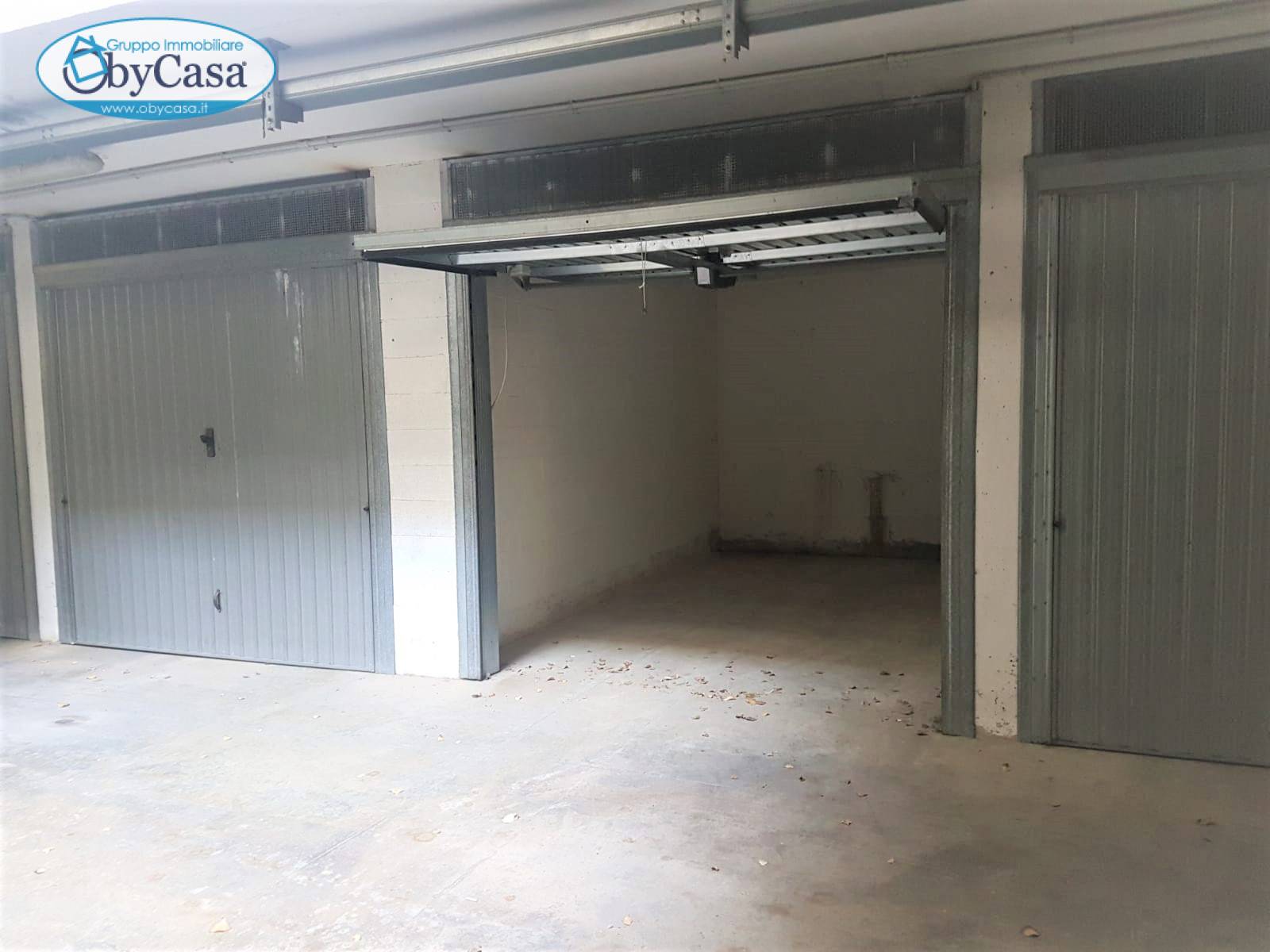 Box o garage in vendita a Santa Marinella, Centrale