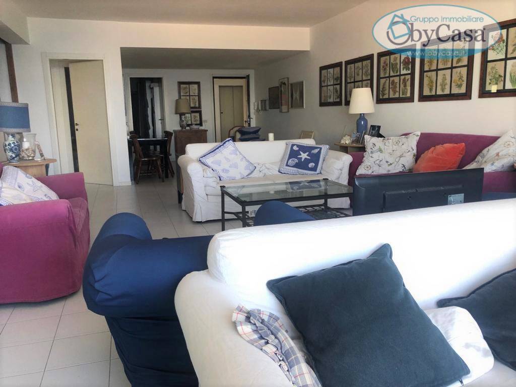 Appartamento 5 locali in affitto a Santa Marinella, Centrale