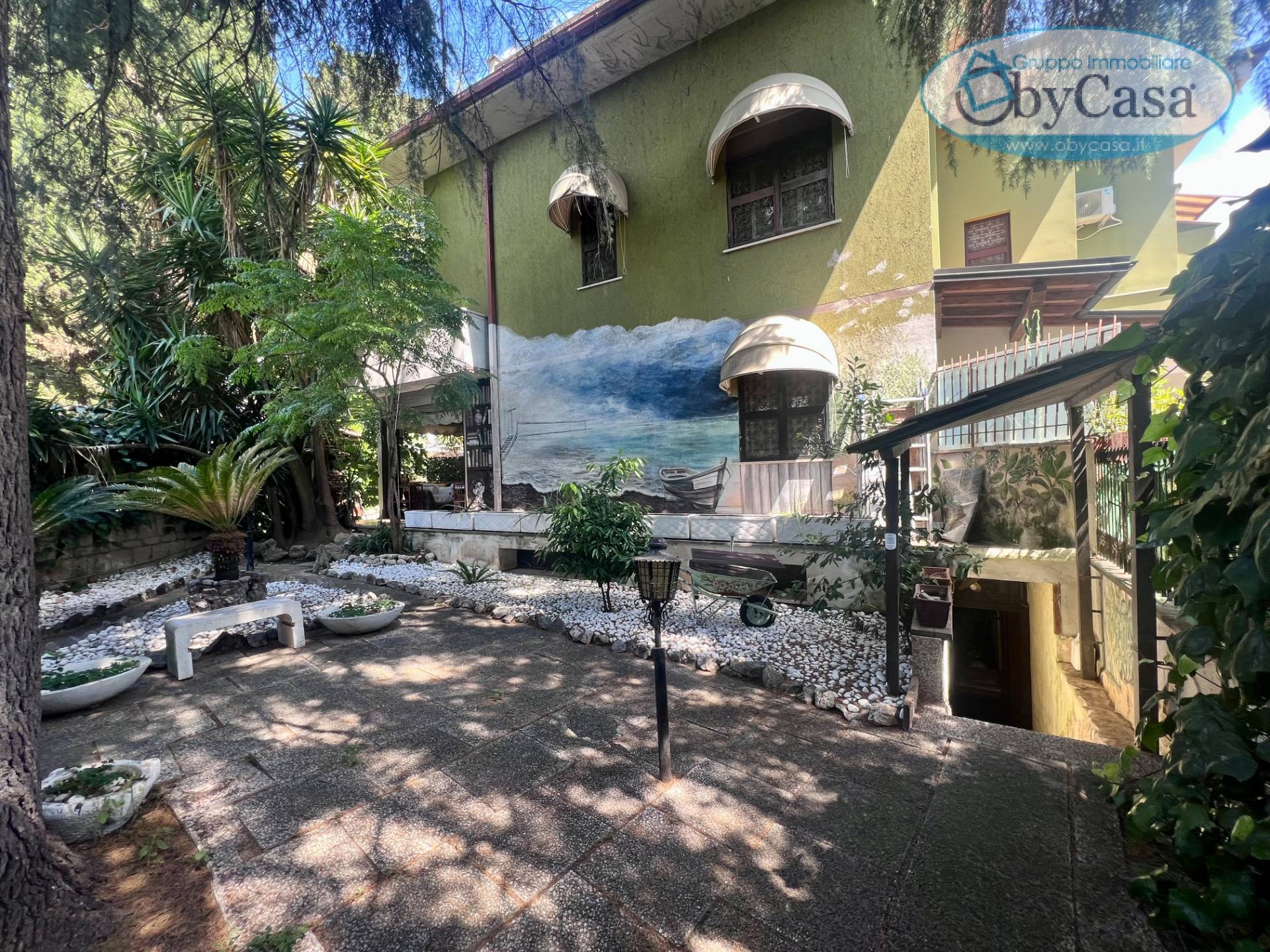 Villa Quadrifamiliare in vendita a Guidonia Montecelio