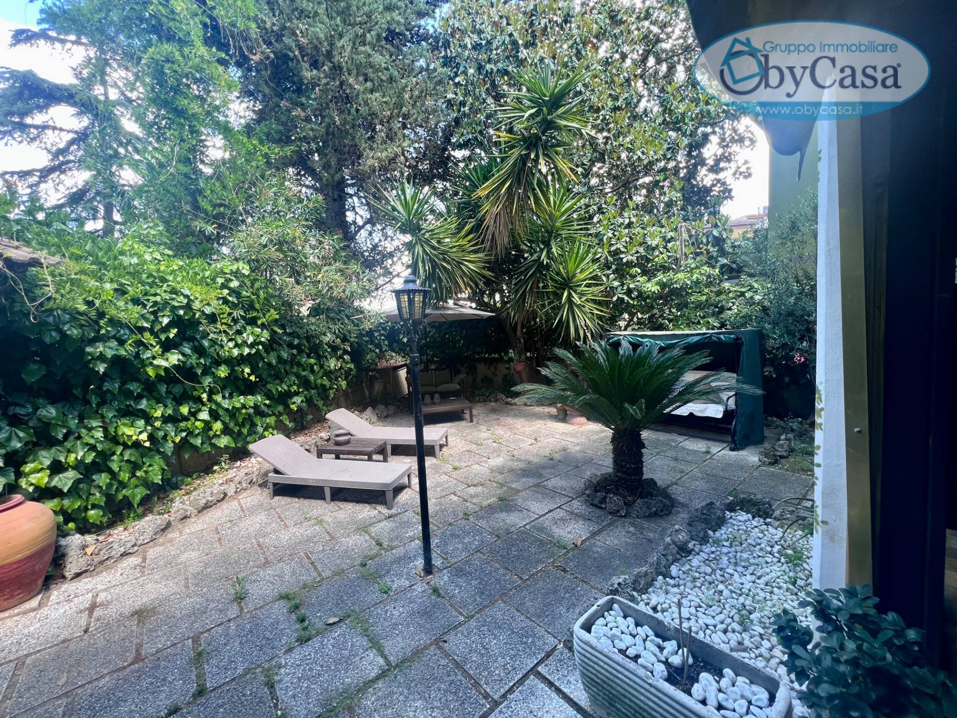 Villa Quadrifamiliare in vendita a Guidonia Montecelio