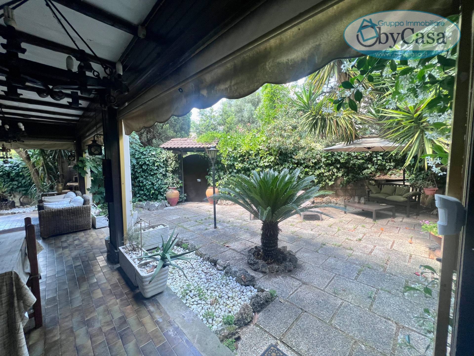 Villa Quadrifamiliare in vendita a Guidonia Montecelio
