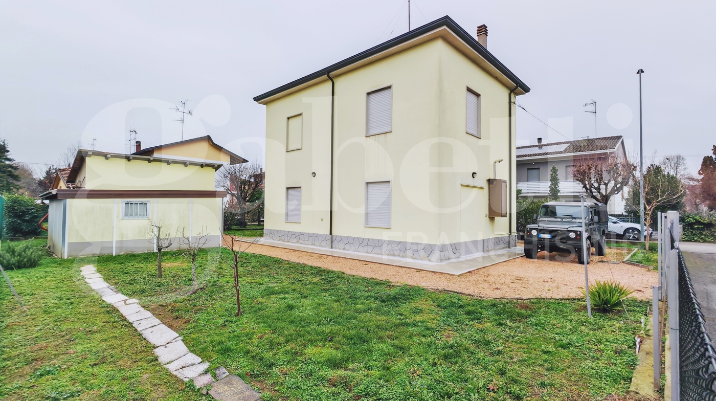 Villa con giardino a San Giovanni in Persiceto