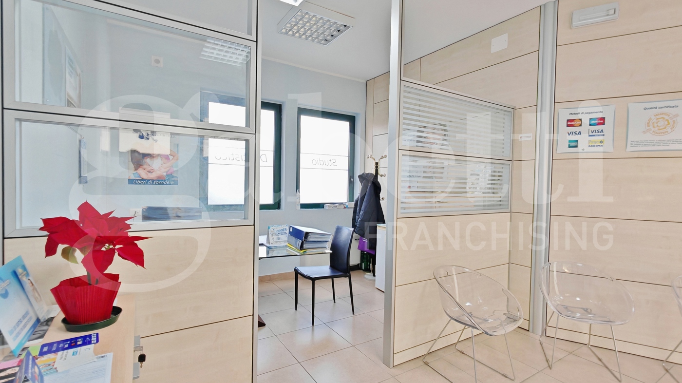 Ufficio in vendita a Calderara di Reno