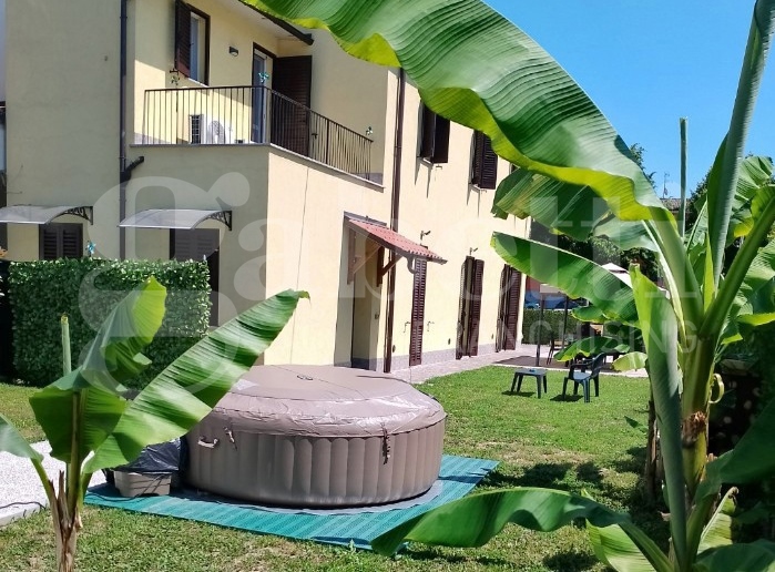 Villa Bifamiliare con giardino a Sant'Agata Bolognese