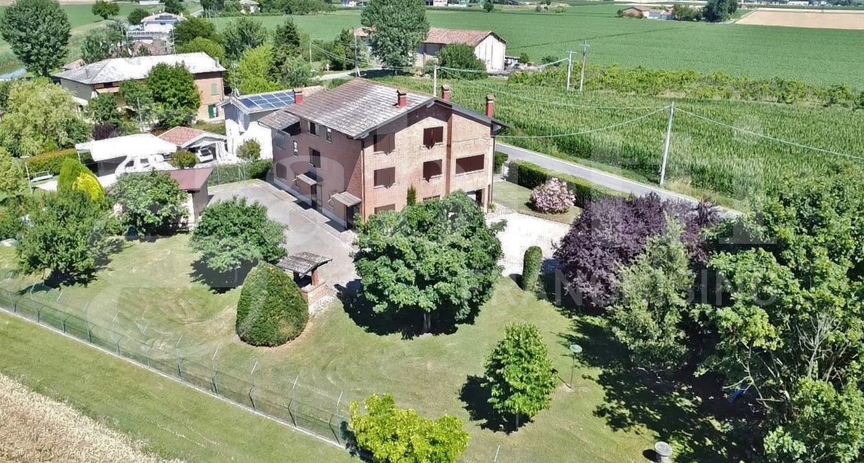 Villa con giardino a San Giovanni in Persiceto