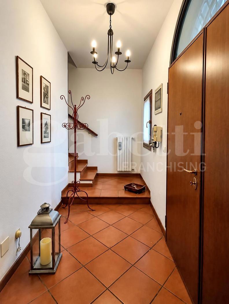 Villa con giardino a Calderara di Reno