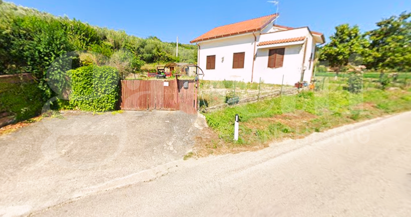 Casa indipendente con giardino a Pianella