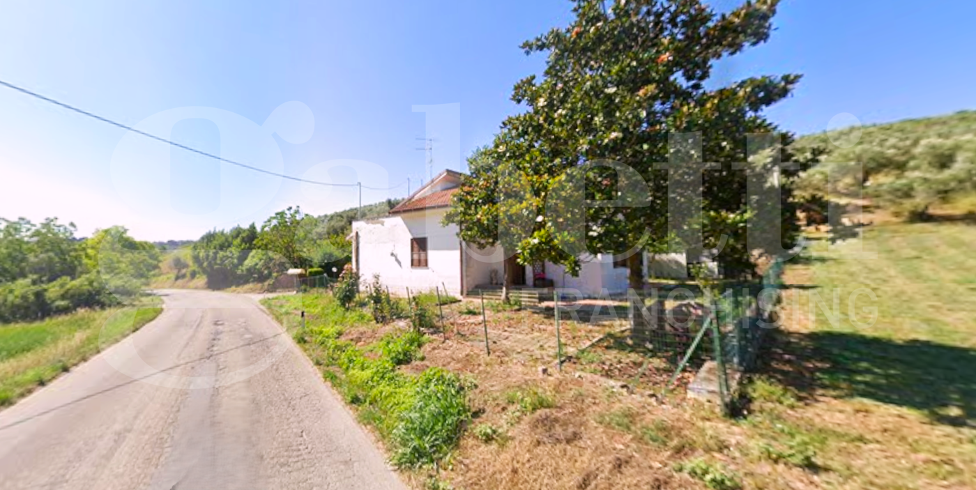 Casa indipendente con giardino a Pianella