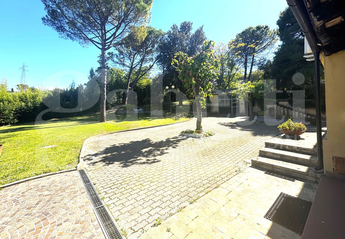 Villa con giardino a Pianella