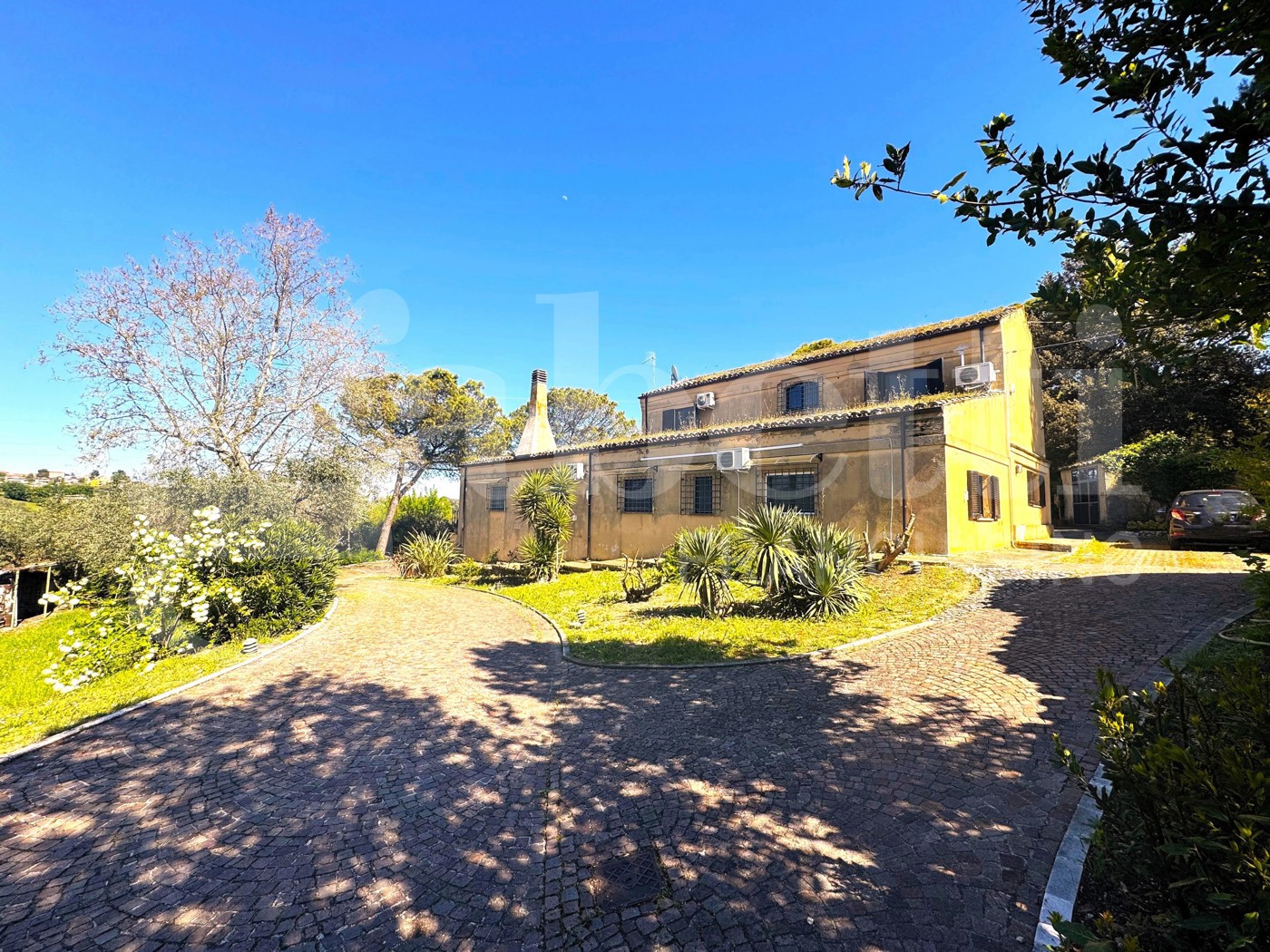 Villa con giardino a Pianella