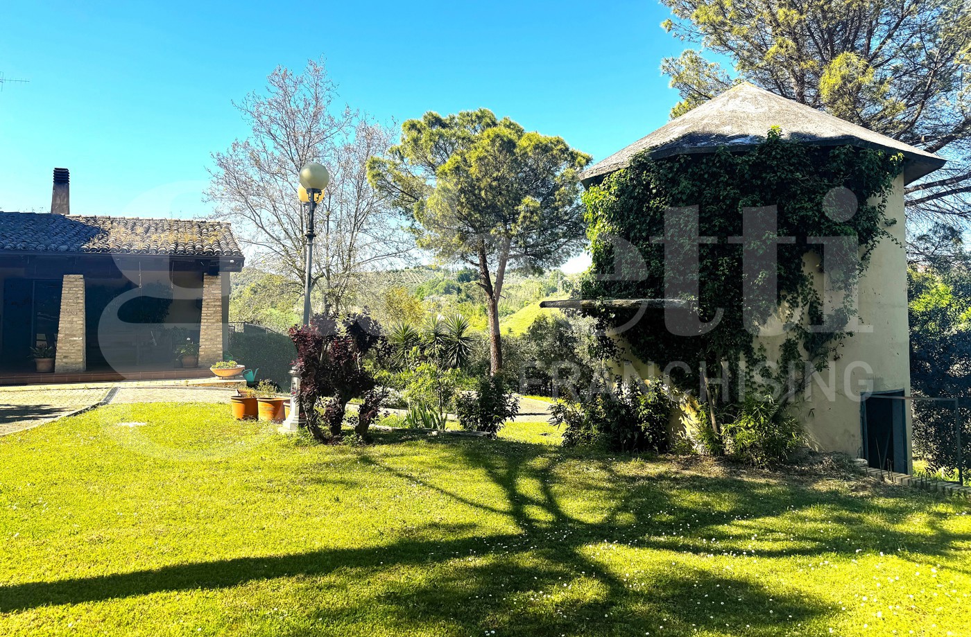 Villa con giardino a Pianella