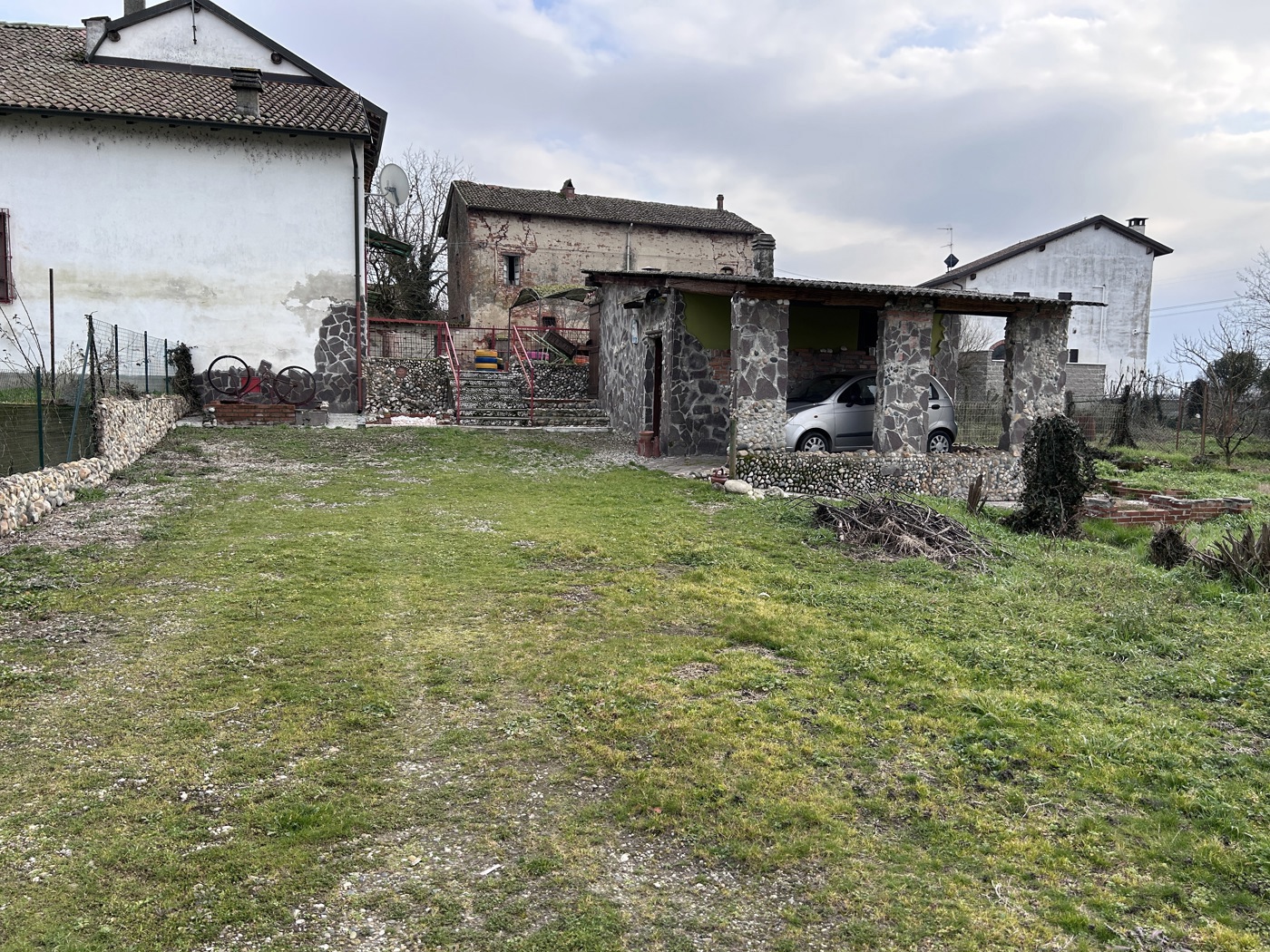 Casa indipendente arredata in affitto a Pieve del Cairo