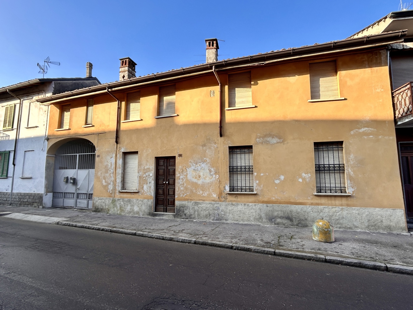 Casa indipendente da ristrutturare a Dorno