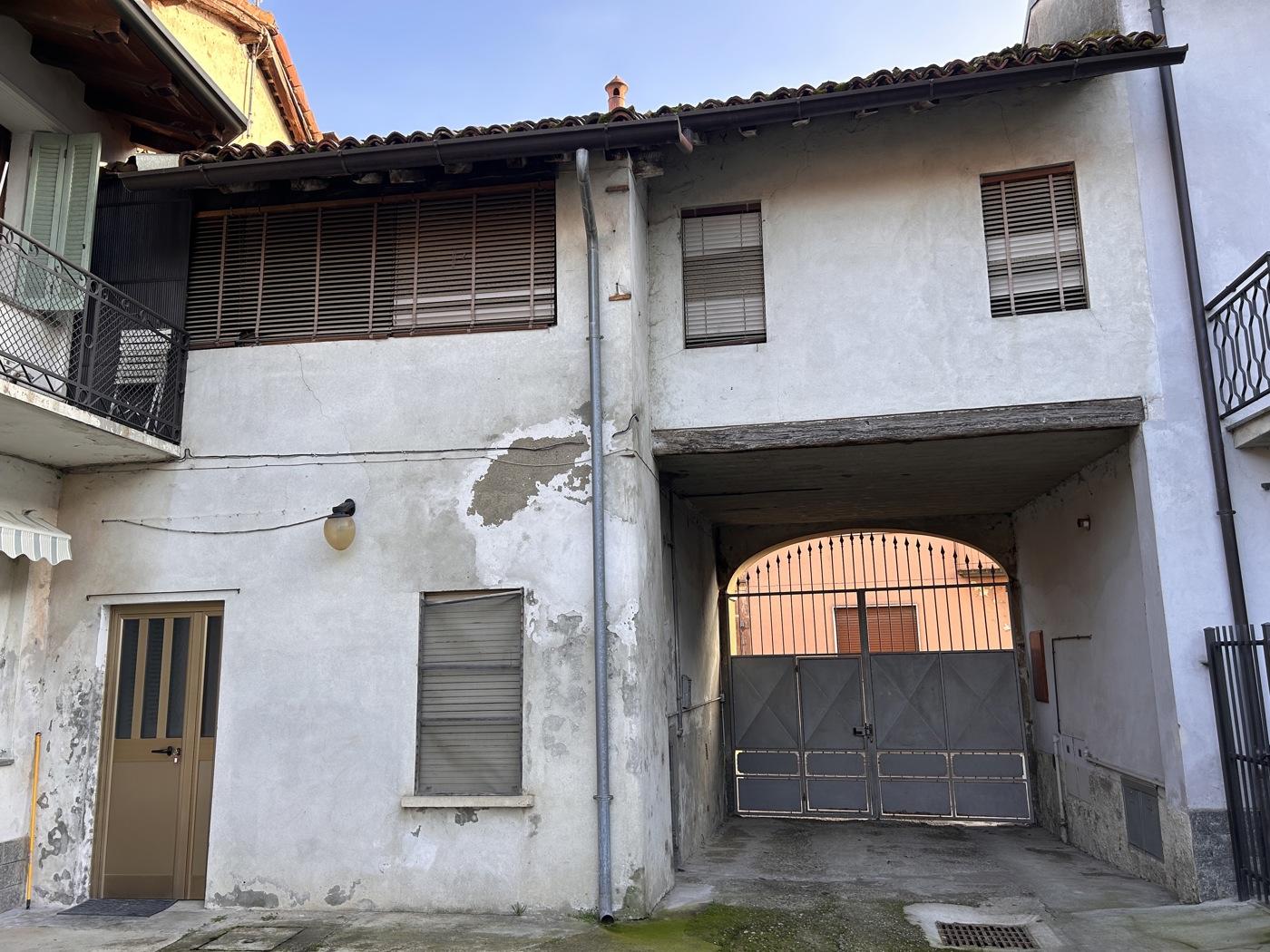 Casa indipendente da ristrutturare a Dorno