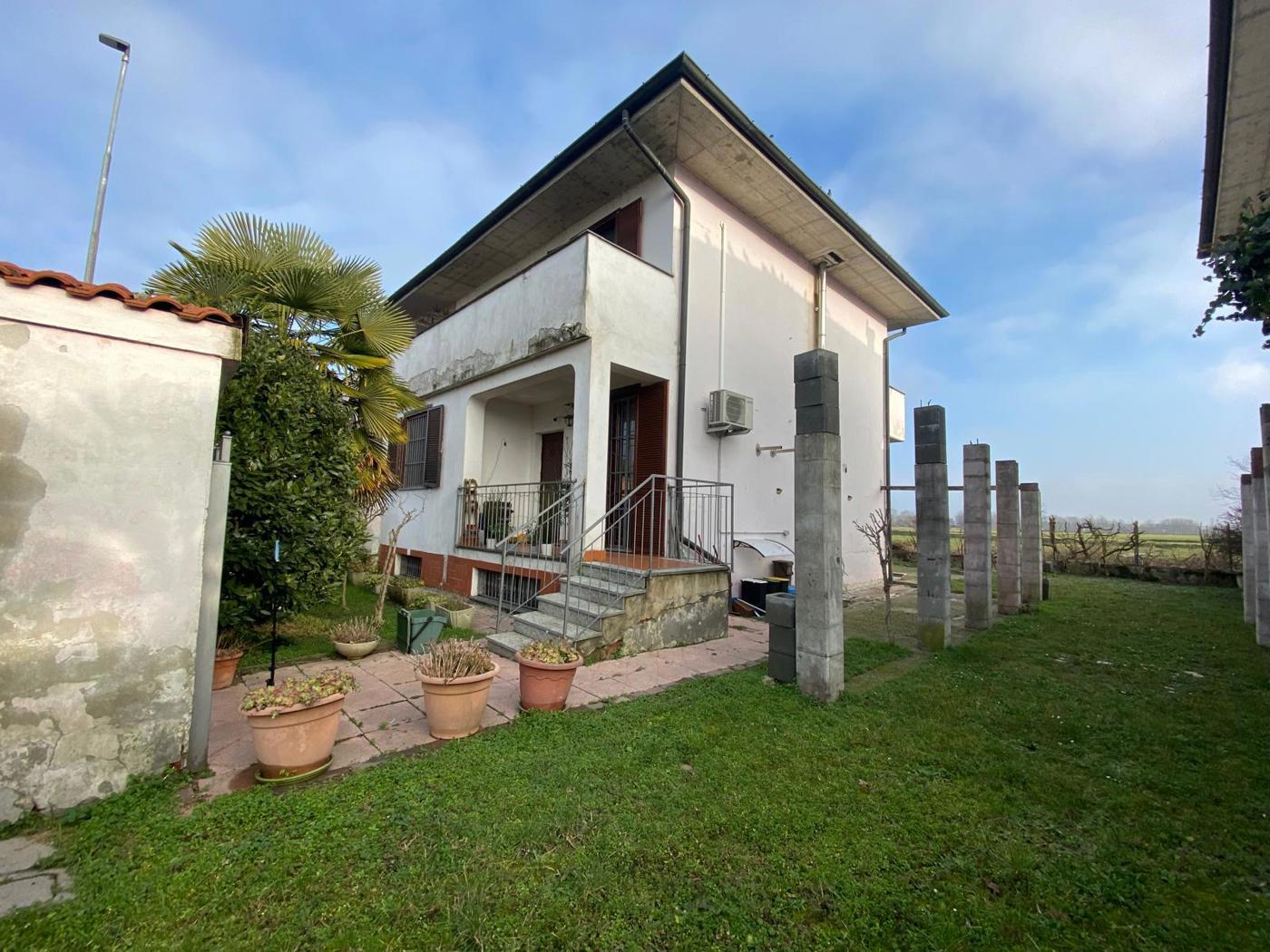 Casa indipendente in vendita a Borgo San Siro