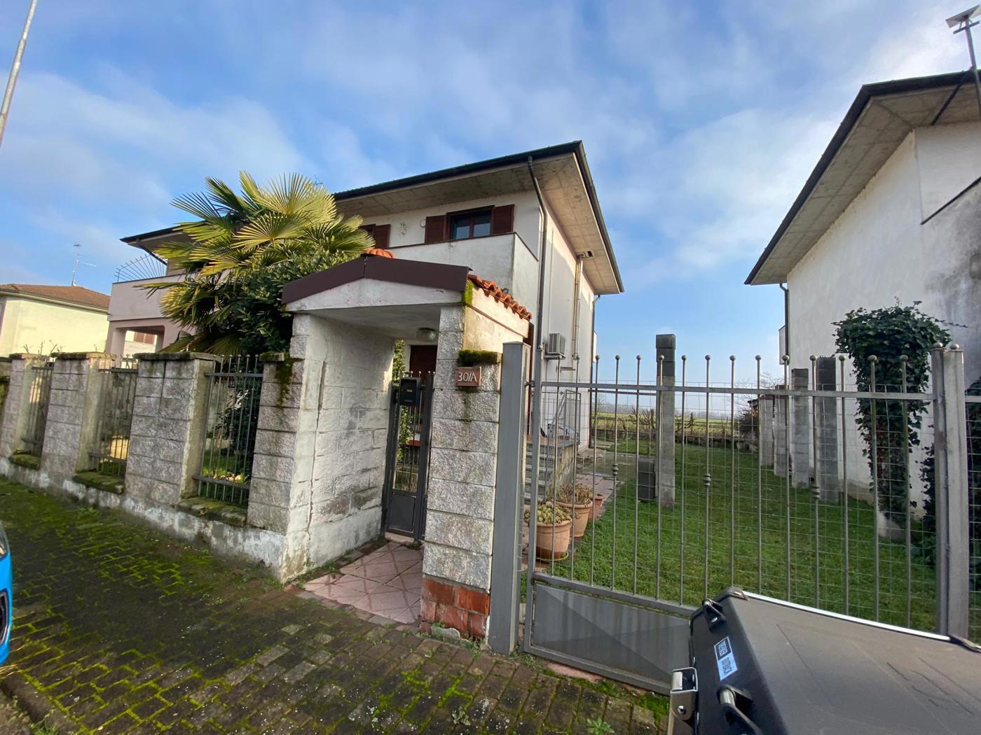 Casa indipendente in vendita a Borgo San Siro